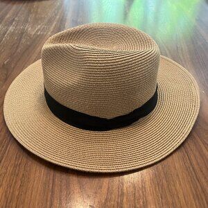 NWT Banana Republic Fedora Size M/L - Tan colour
